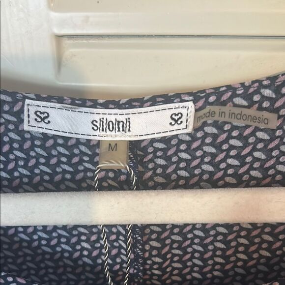 Blue Blouse with Scoop Neck Bell Sleeves and 3/4 Length size M - Picture 4 of 5